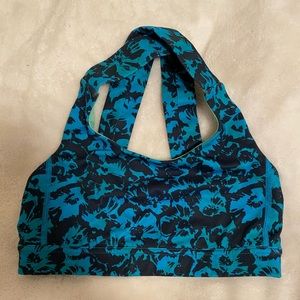 Lululemon sports bra